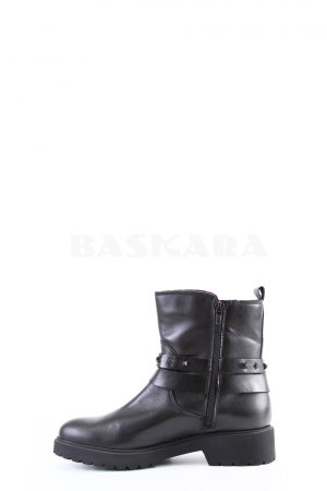 Ботинки с декором