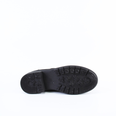 Ботинки с затертым носком