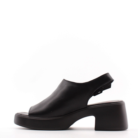 SPUR босоножки массивной подошве