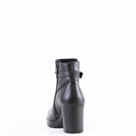 Ботильоны с застежками