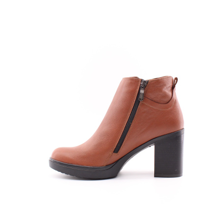 Ботинки с массивным каблуком