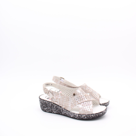 Босоножки с лазерной обработкой