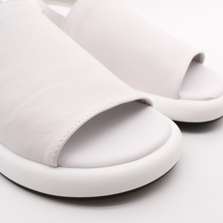 COVANI сандалии с закрытой союзкой