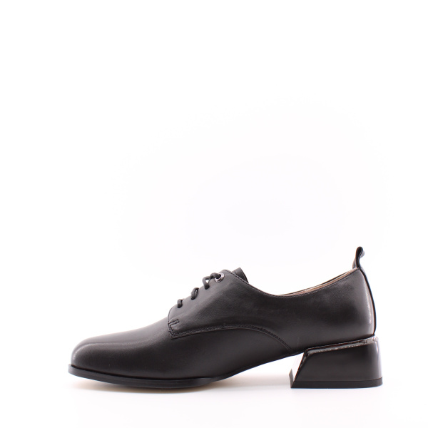 Закрытые туфли на устойчивом каблуке RESPECT