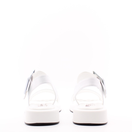 Босоножки белые BADEN