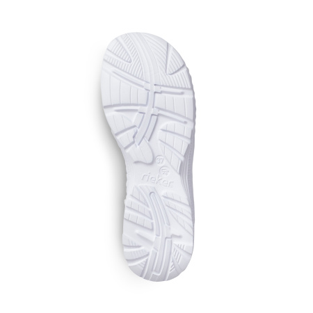 Белые босоножки с декором