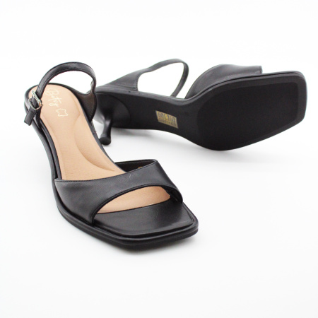 BETSY Босоножки на каблуке-рюмочке