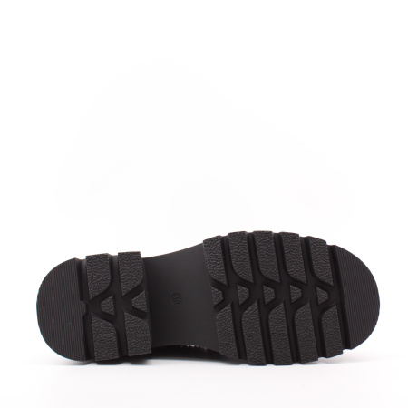 Чёрные лоферы MADELLA