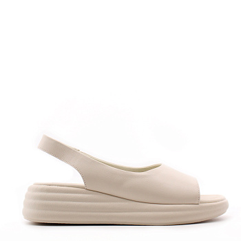 MADELLA босоножки бежевого цвета