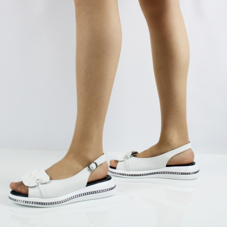 LUKME босоножки белые с черным акцентом