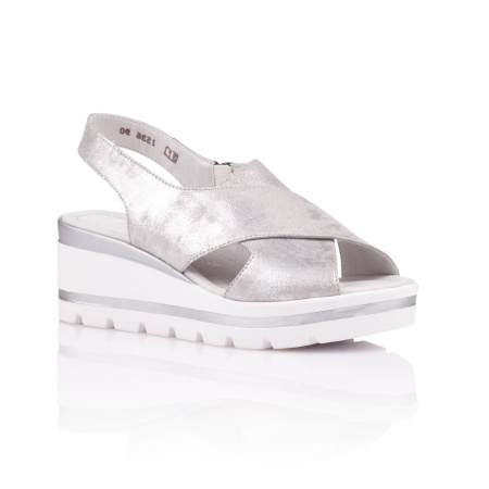 Серебрянные босоножки на танкетке REMONTE