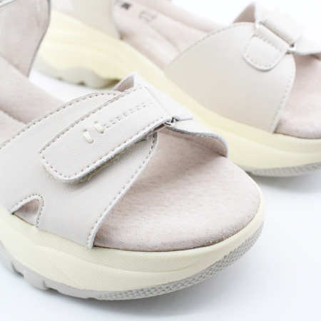 SPUR сандалии