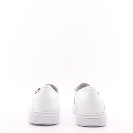 Белые кожаные лоферы MADELLA