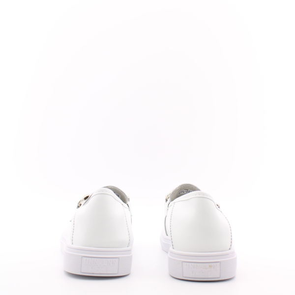 Белые кожаные лоферы MADELLA