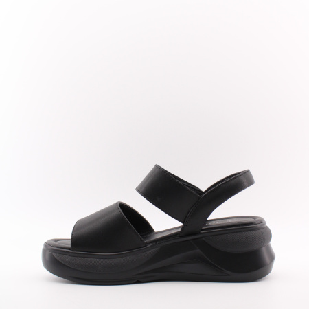 Босоножки на высокой танкетке LUKME