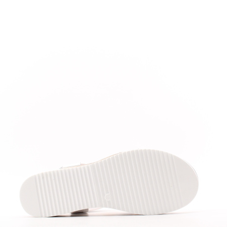 LUKME босоножки на резинке белого цвета