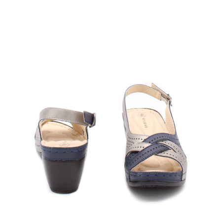 Синие босоножки на низком каблуке WILMAR