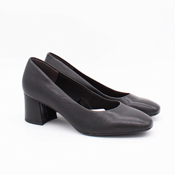 Чёрные лодочки на толстом каблуке TAMARIS