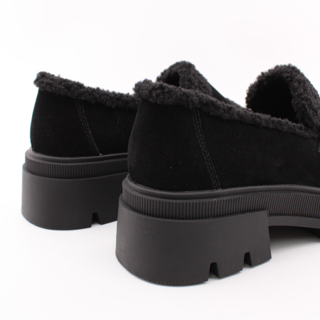 Чёрные лоферы MADELLA