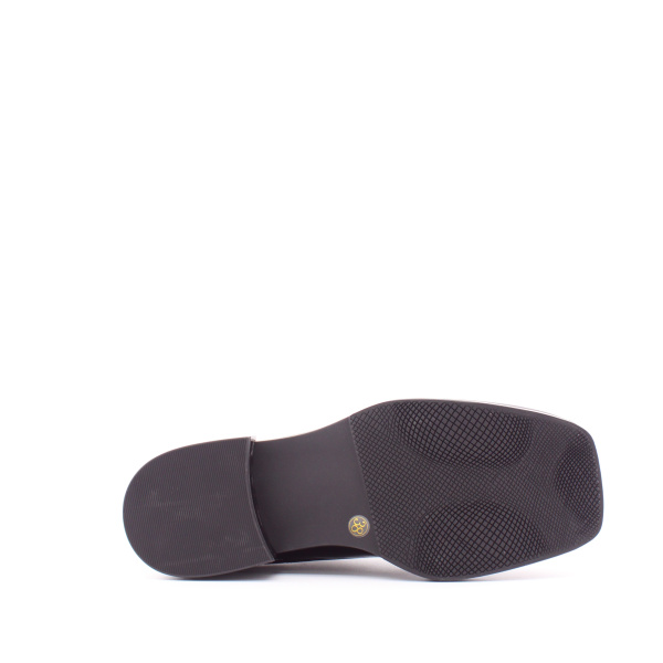 Полуботинки лаковые на низком каблуке RESPECT