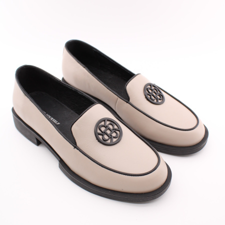 Светлые лоферы RESPECT