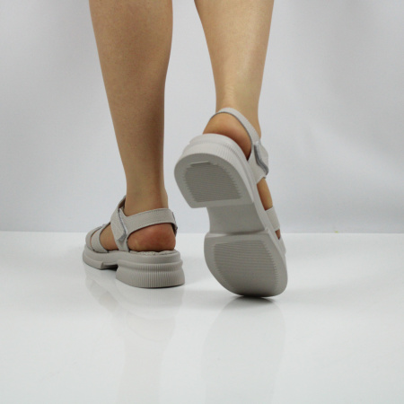 COVANI сандалии бежевого цвета