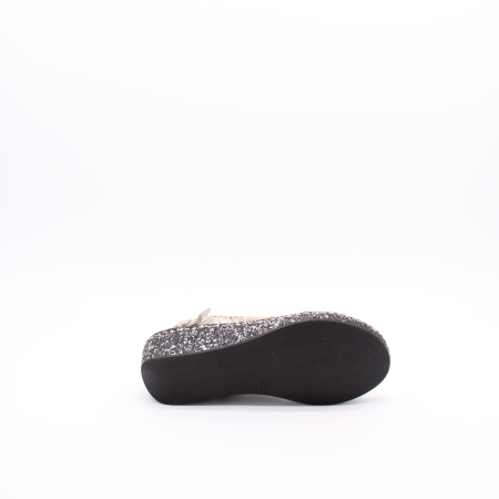 Босоножки с лазерной обработкой