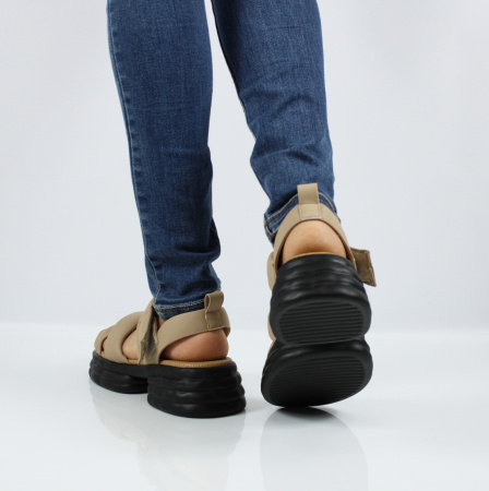 BONAVI бежевые дутые босоножки