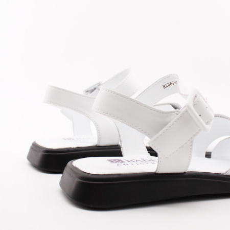 BADEN белые сандалии на черной подошве