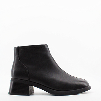 SPUR ботильоны на каблуке