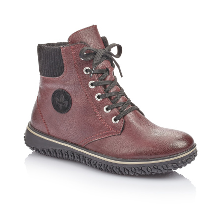 Бордовые ботинки