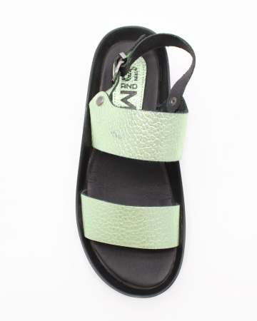 Босоножки на плоской подошве