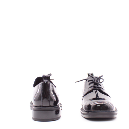 Полуботинки лаковые на низком каблуке RESPECT