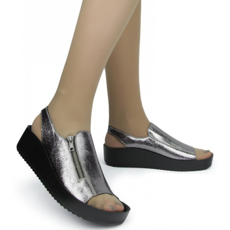 Сандалии на сплошной подошве