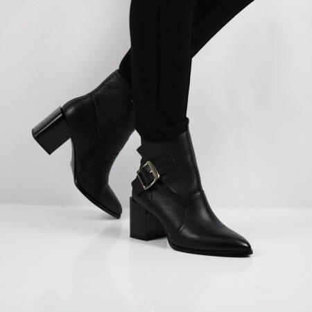 SPUR ботильоны на каблуке