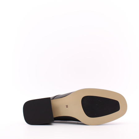 Закрытые туфли на устойчивом каблуке RESPECT