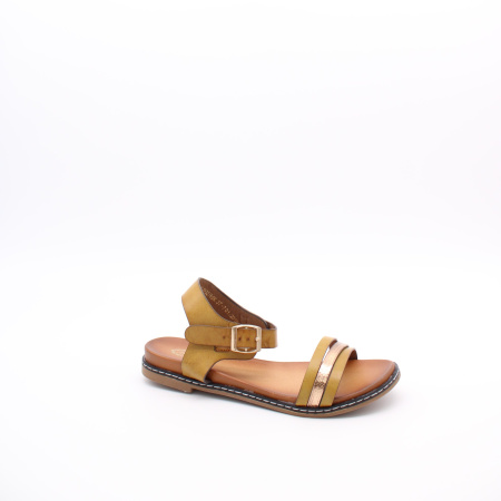 Сандалии на пряжке