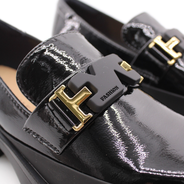 Лоферы лаковые LUKME