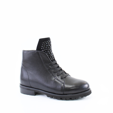 Ботинки с декором