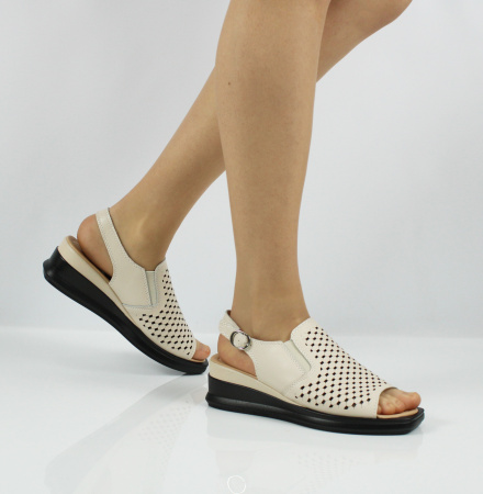 Босоножки TOFA