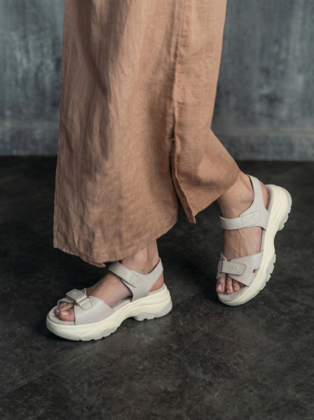 SPUR сандалии