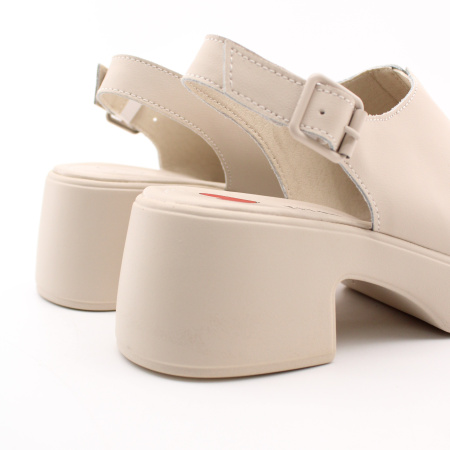 SPUR босоножки на массивной подошве