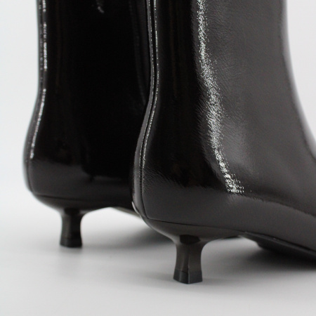 TOFA лаковые ботильоны