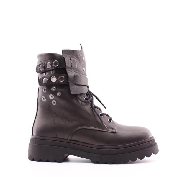 SandM зимние ботинки с декоративными клепками