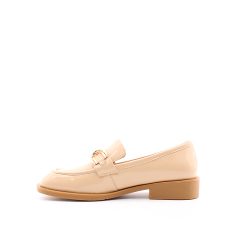 Лаковые светлые лоферы RESPECT