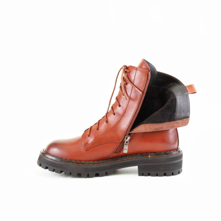 Ботинки высокие с затемненным носком MADELLA