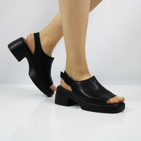 SPUR босоножки массивной подошве