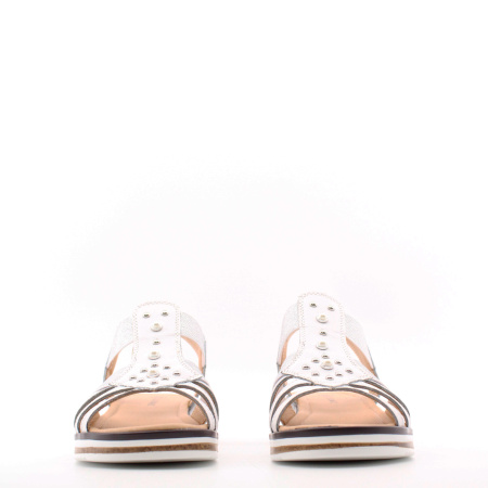 LUKME босоножки на резинке белого цвета