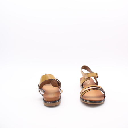 Сандалии на пряжке