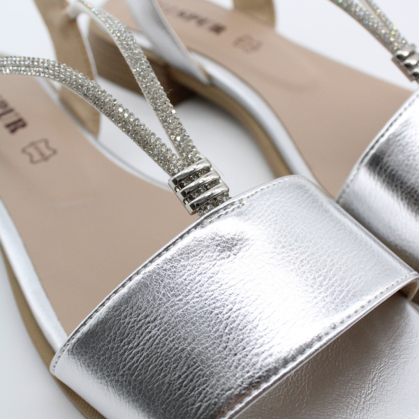 SPUR босоножки серебряные